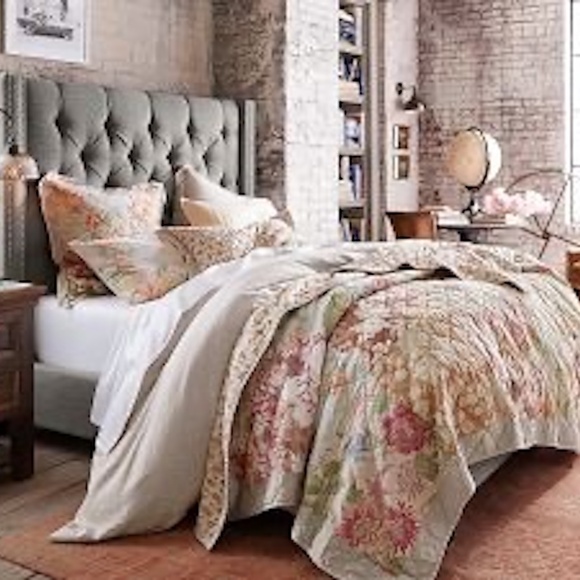 Pottery Barn Carolina Reverse Patchwork Quilt King